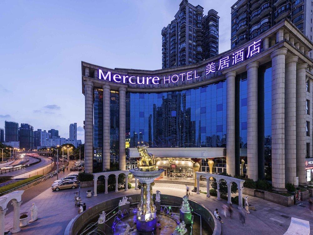 Mercure Shanghai Yu Garden — 4-Star Luxury Hotel in Shanghai, People's Republic of China