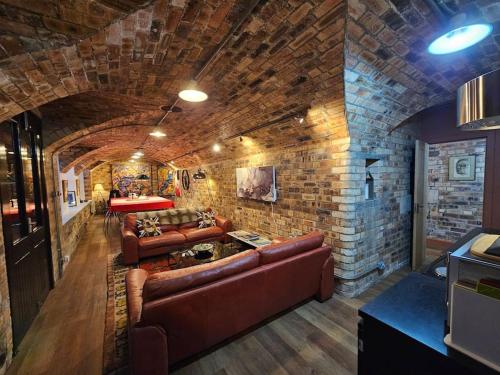 The Armoury: Stylish WW1 Bunker — hotel in North Queensferry