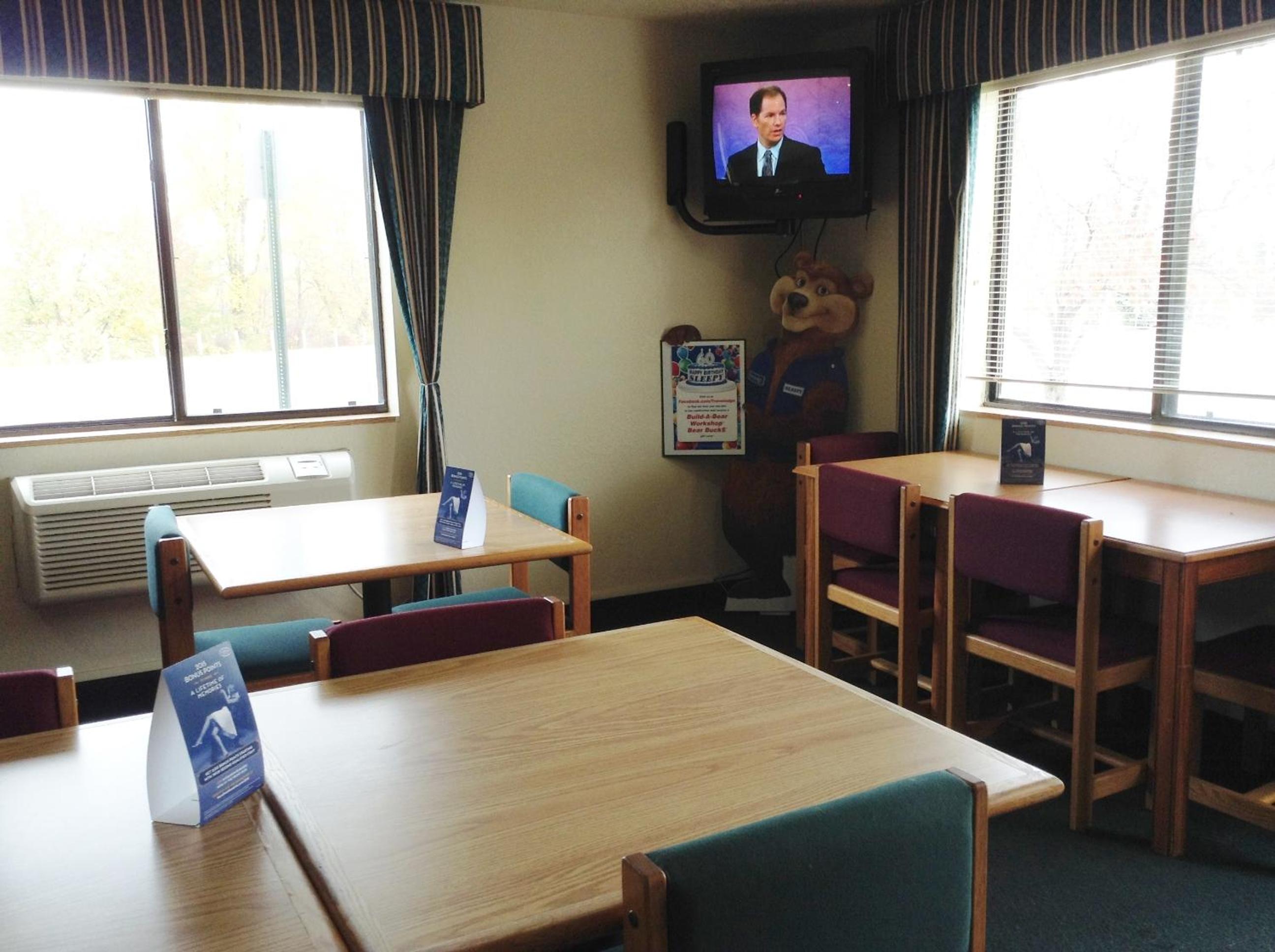 Travelodge by Wyndham Hudsonville - photo 15
