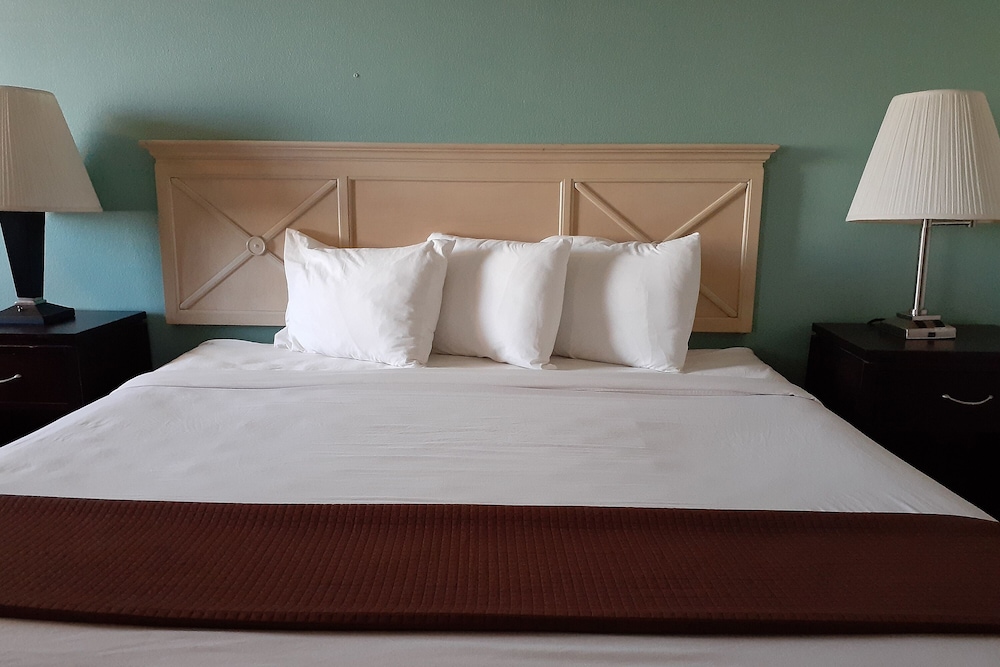 Howard Johnson Inn Salina Kansas - photo 15