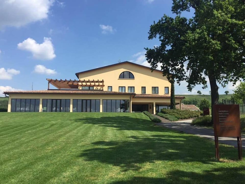 Pianderna Agriwellness — 4-Star Luxury Hotel in Scandiano, Italy
