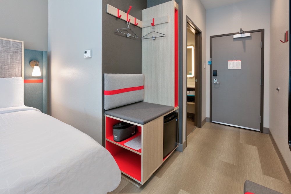 avid hotel Austin Tech Ridge by IHG - photo 17