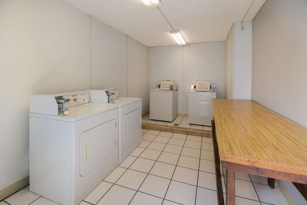 Econo Lodge Duluth near Miller Hill Mall - photo 23