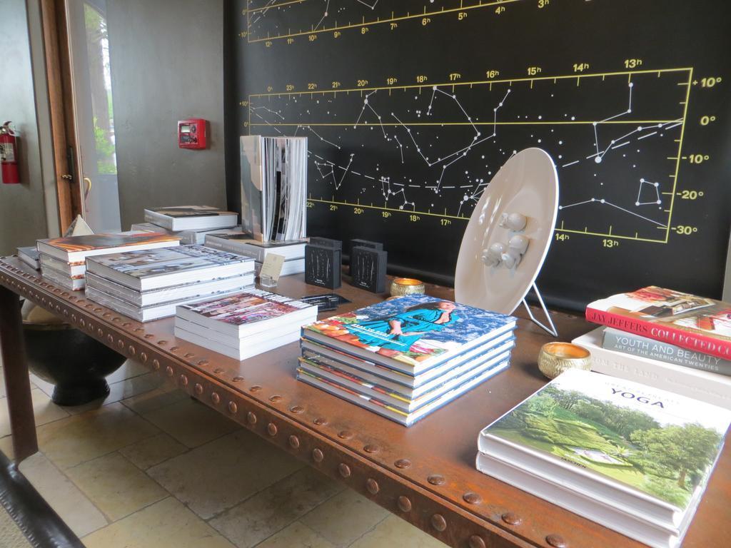 Fallon Hotel - photo 17