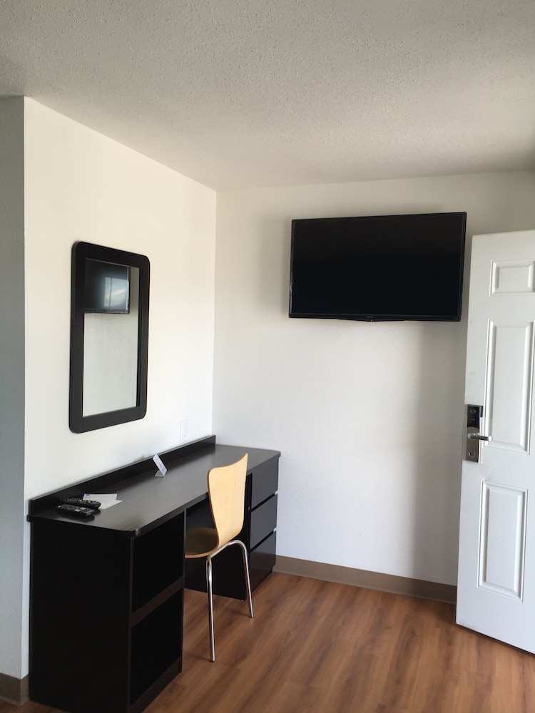 Motel6 Prairie Du Chien WI - photo 13