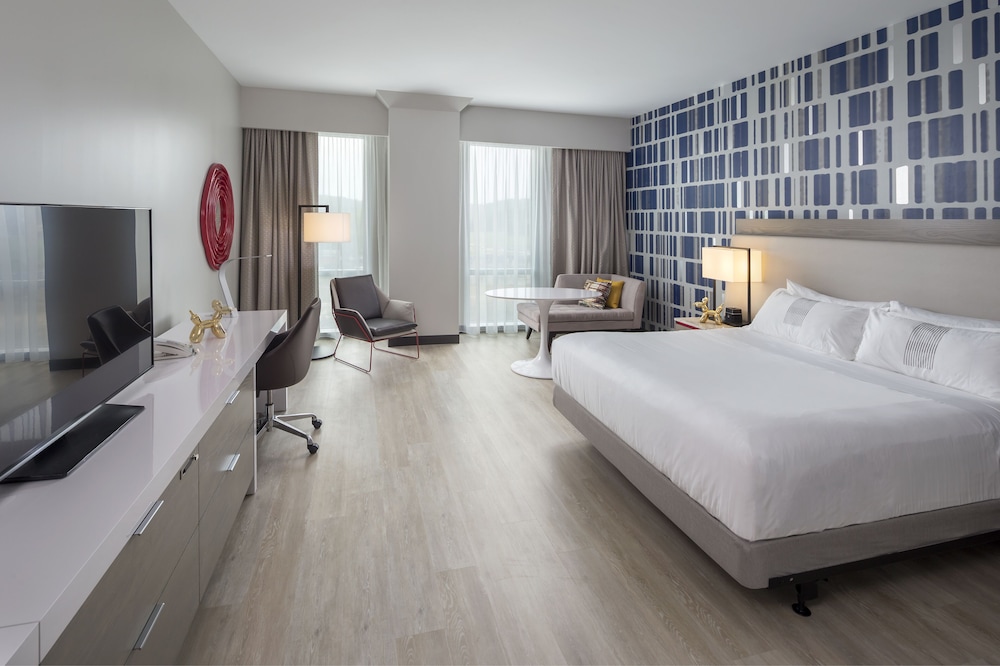 The Summit Hotel - photo 30