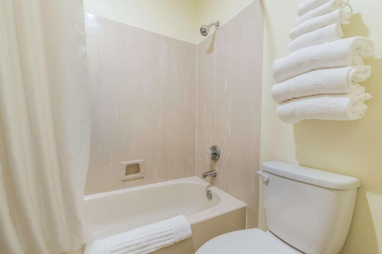 Quality Inn Bellevue - photo 21