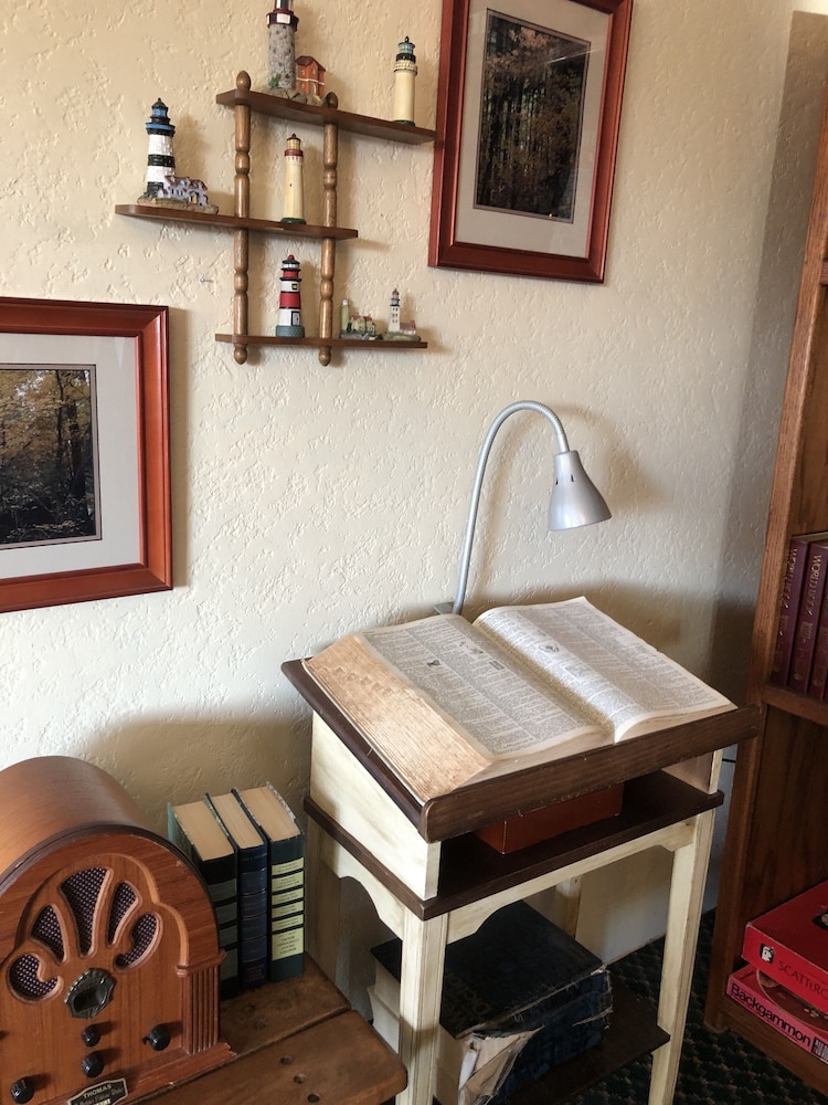 Florence Lighthouse Inn - photo 3