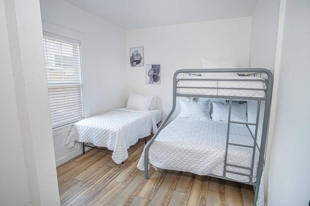 Cozy Remodeled 2Br 1Ba Near Downtown in San Antonio, United States