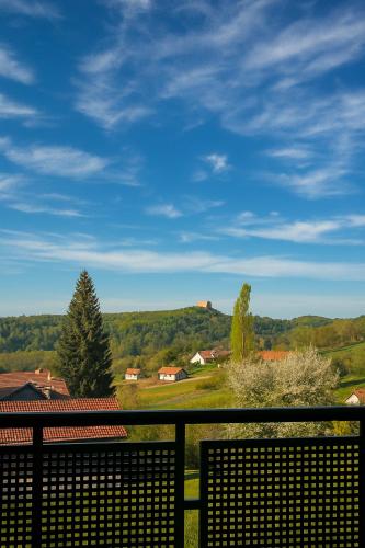 Atemberaubender Riegersburg Blick & Badeparadies in Unknown City, Austria