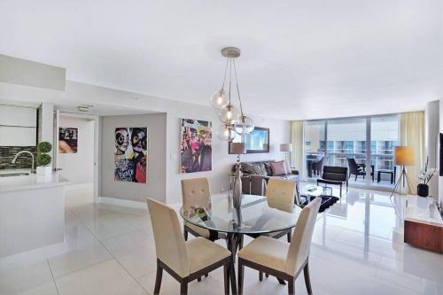 Dreamscape Renovated and spacious 1 bedroom condo — 4-Star Luxury Hotel in Miami, United States