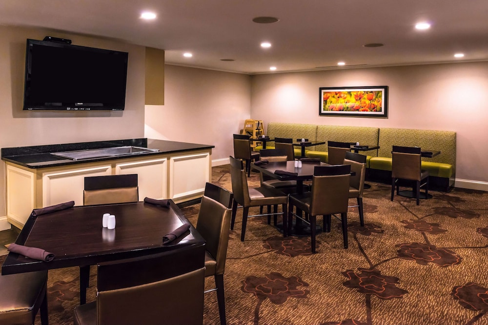 Hilton Garden Inn Detroit Southfield MI - photo 52
