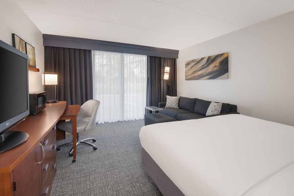 Courtyard Augusta Marriott - photo 7