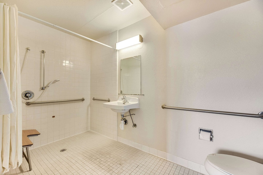 Econo Lodge Stockton near I 5 Fairgrounds - photo 26