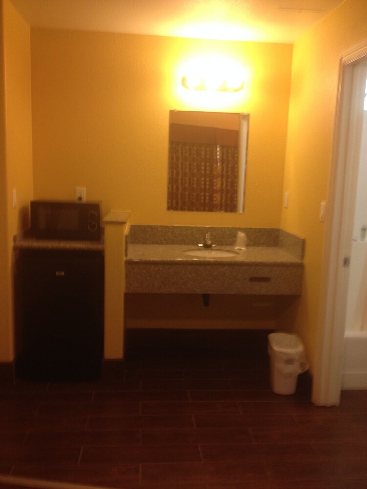 Coast Inn - photo 12