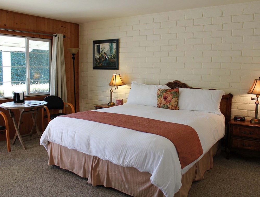 Back Bay Inn - photo 12