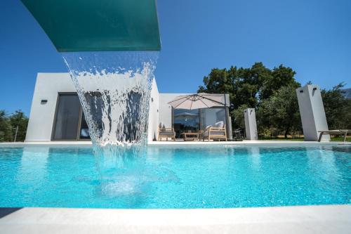 Villa Vivian Heated Private Swimming Pool & Jacuzzi — 4-Star Luxury Hotel in Georgioupolis, Greece