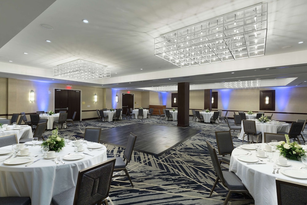 DoubleTree by Hilton Jamestown - photo 47