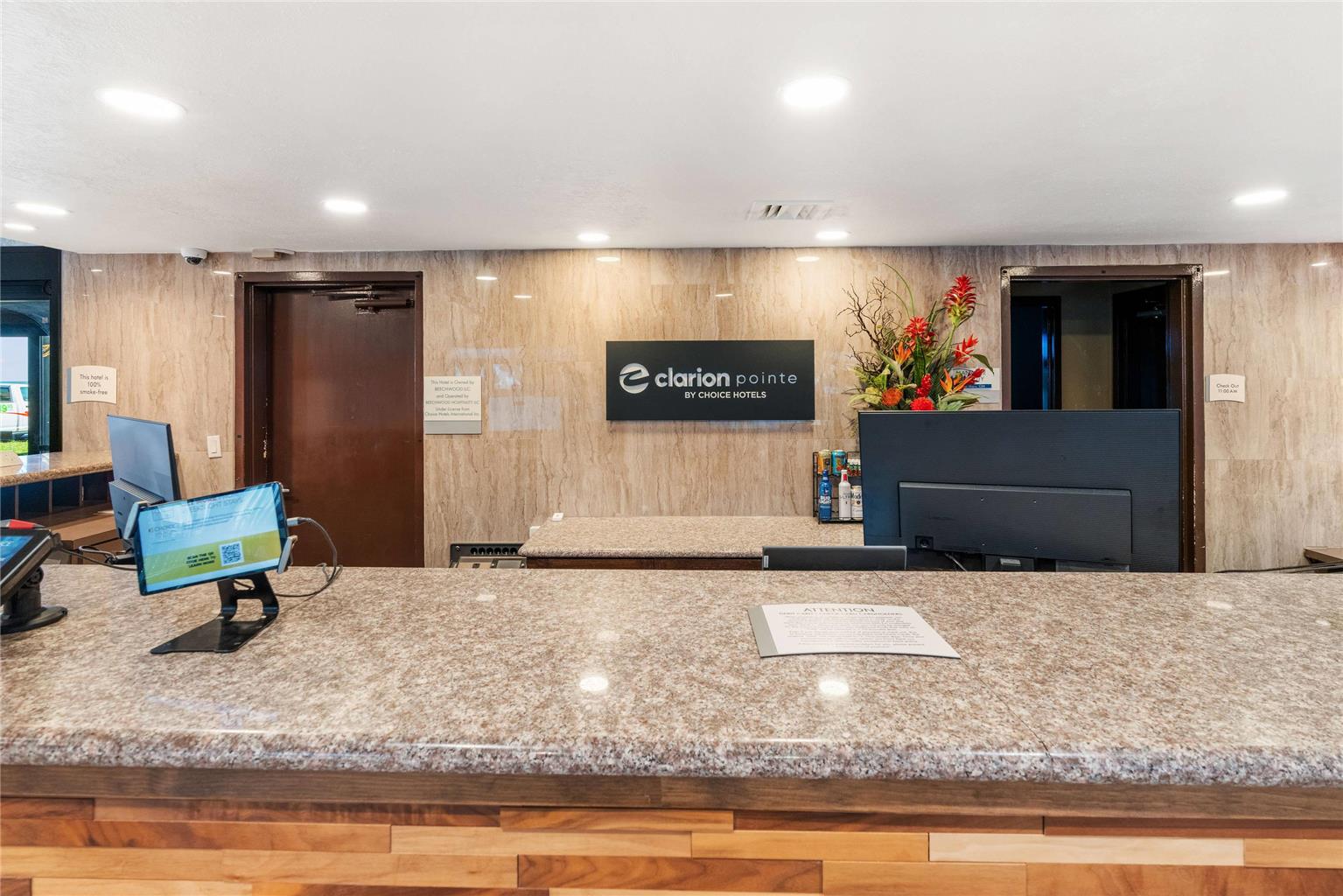 Clarion Pointe Galveston Beachfront - photo 6