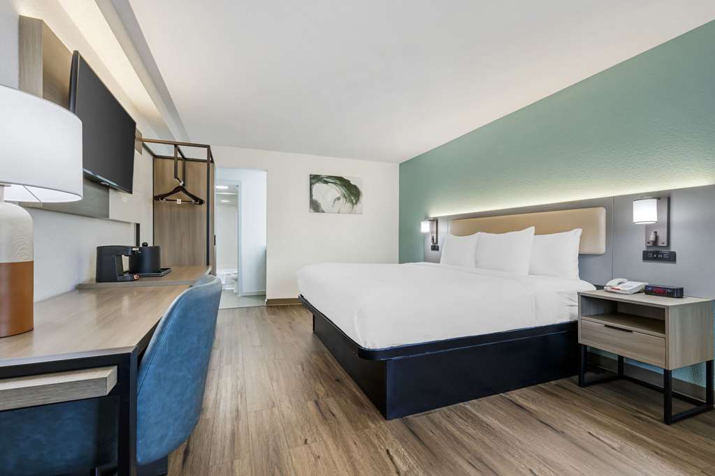 Comfort Inn Sea World Area - photo 12