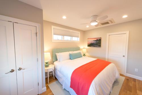 The East Island Reserve Hotel - photo 97