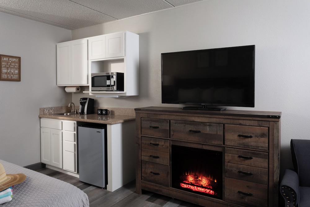 Harbor Shores on Lake Geneva - photo 17