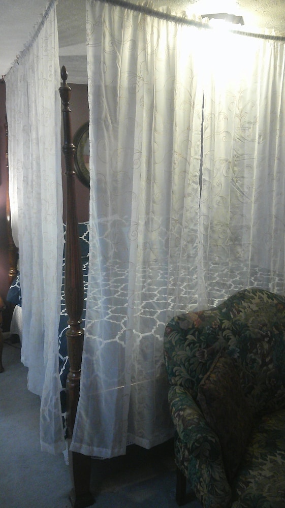 Lil Black Bear Inn - photo 31