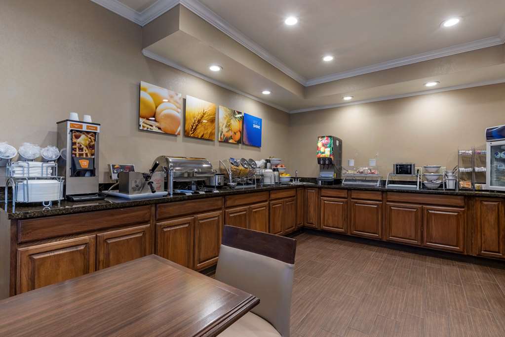 Comfort Inn & Suites Waterloo Cedar Falls - photo 28
