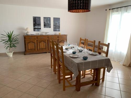 Une Pause a Dompierre - carbon neutral hotel in Unknown City