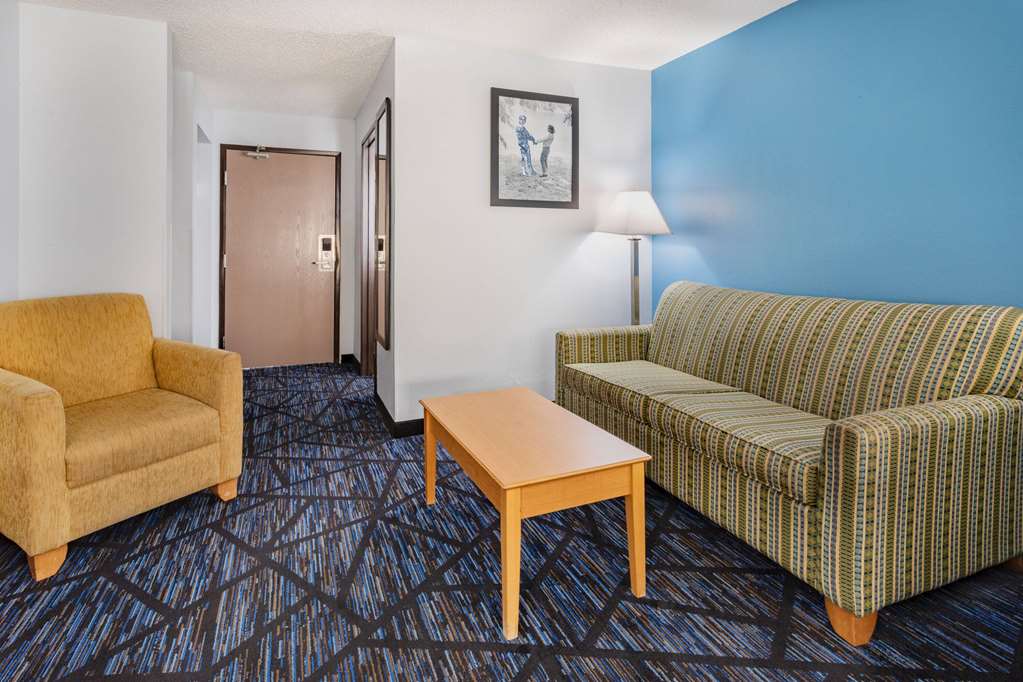 AmericInn by Wyndham Quincy - photo 30