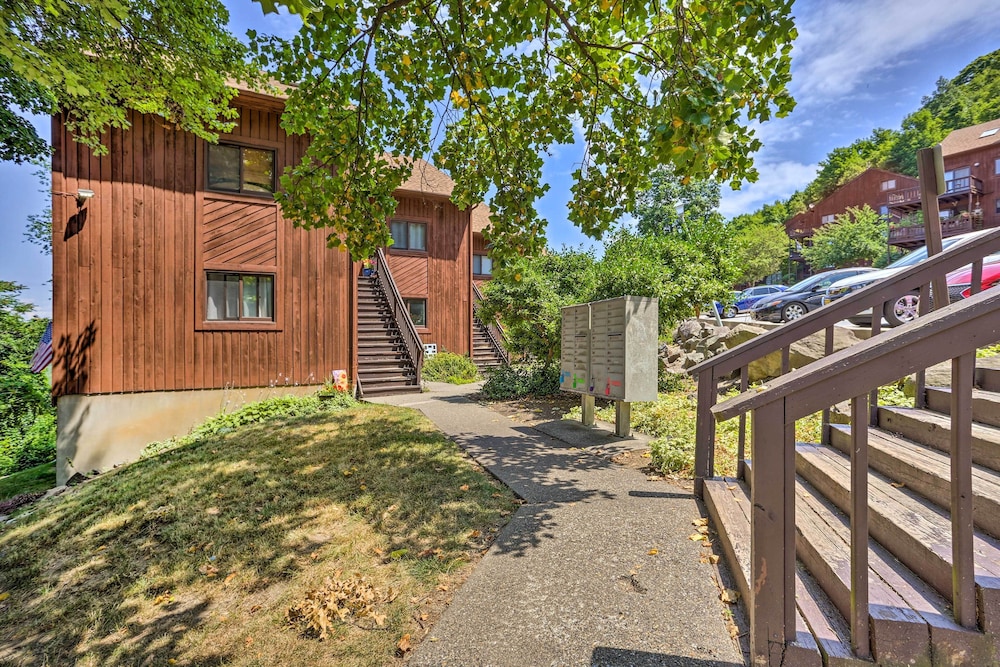 Sun Lit Vernon Condo Less Than 2 Mi to Ski Resort - photo 24