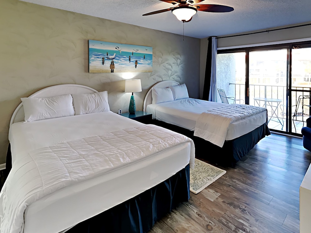 Edgewater Beach & Golf Resort II by Resort Collection - photo 3