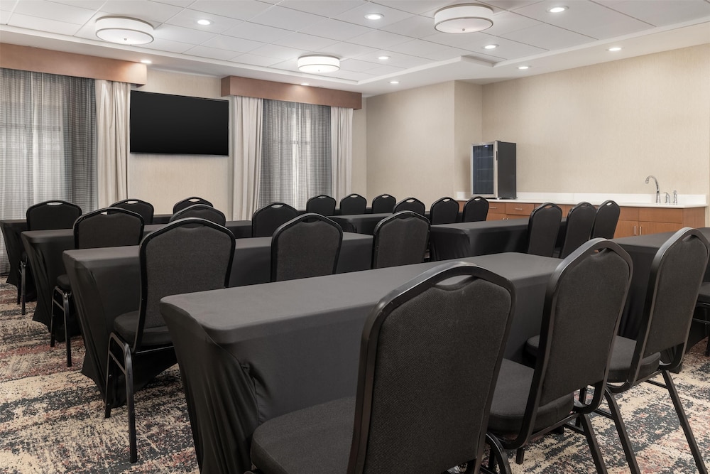 Homewood Suites by Hilton Wauwatosa Milwaukee - photo 41