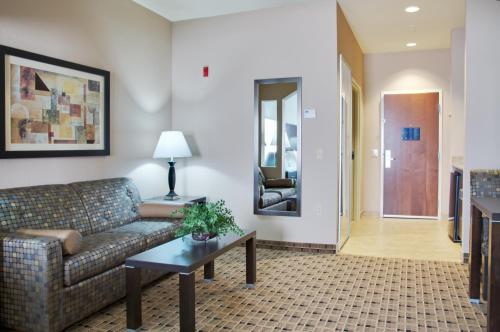 Aspen Grand Hotel Houston - photo 10