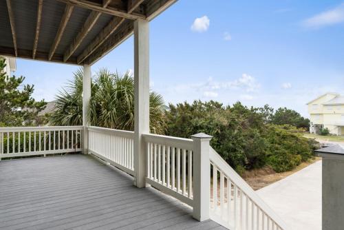 Marsh Madness by Oak Island Accommodations - photo 5