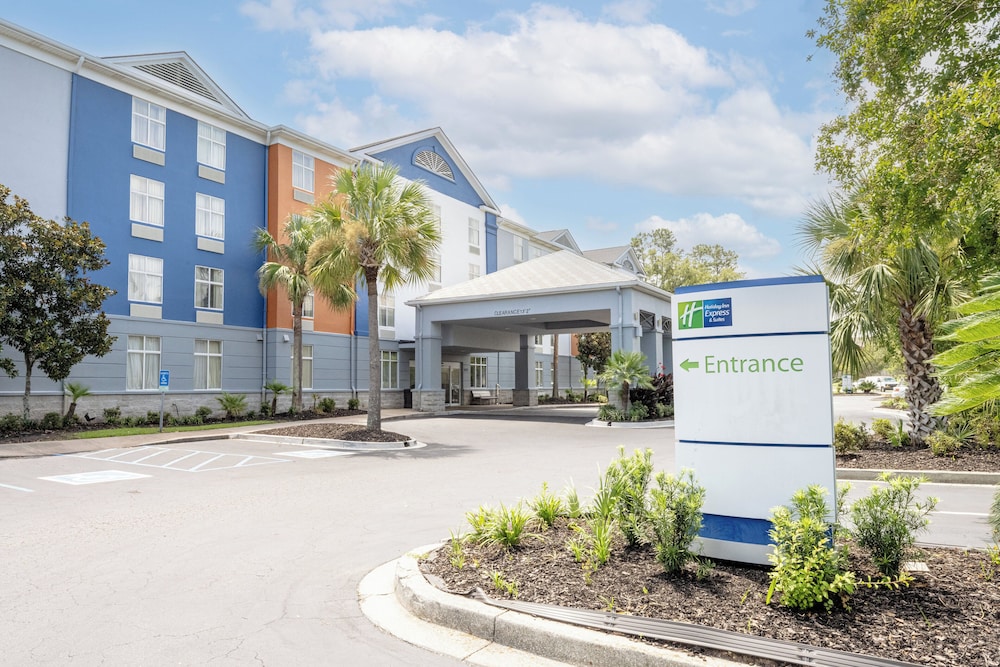Holiday Inn Express & Suites Charleston Northwoods by IHG - photo 55