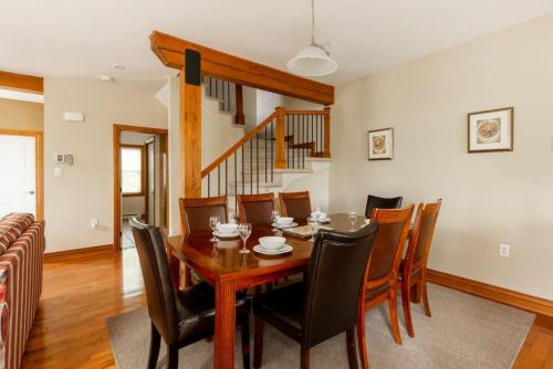 Serenity Peaks Lodge by InstantSuites LaBete Golf — 4-Star Luxury Hotel in Mont-Tremblant, Canada