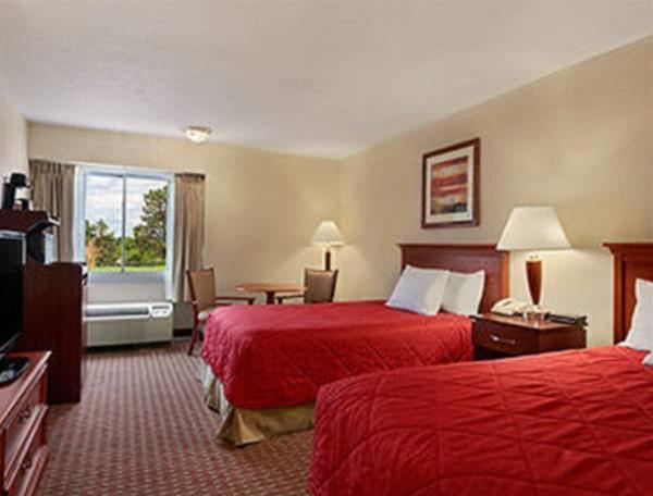 Ramada Burlington Hotel & Conference Center - photo 4