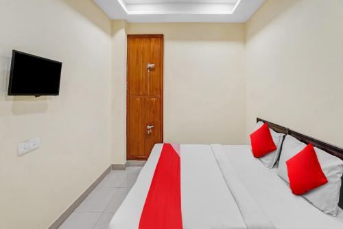 Hotel O Mt Stays in Noida, India