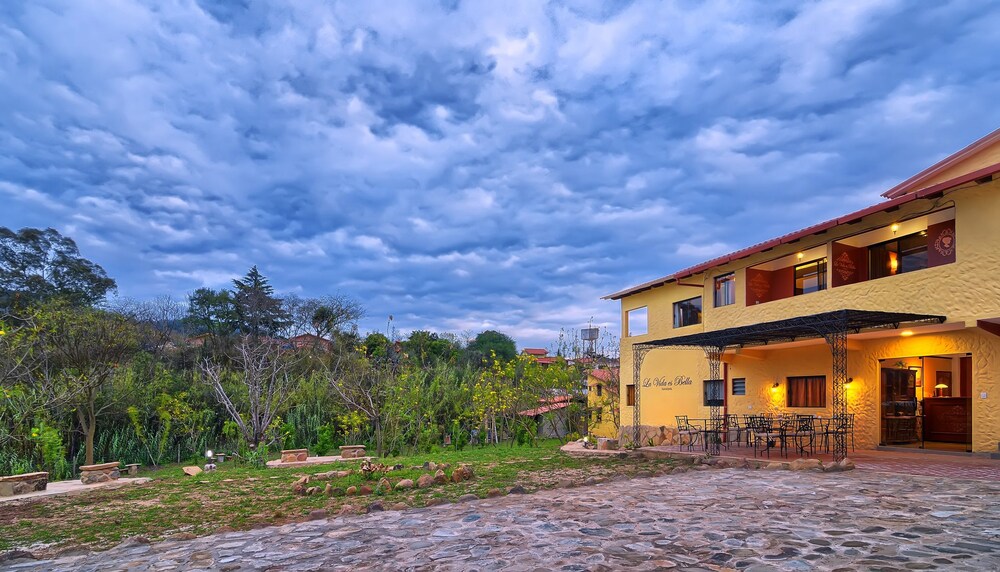 La Vida es Bella - carbon neutral hotel in Samaipata
