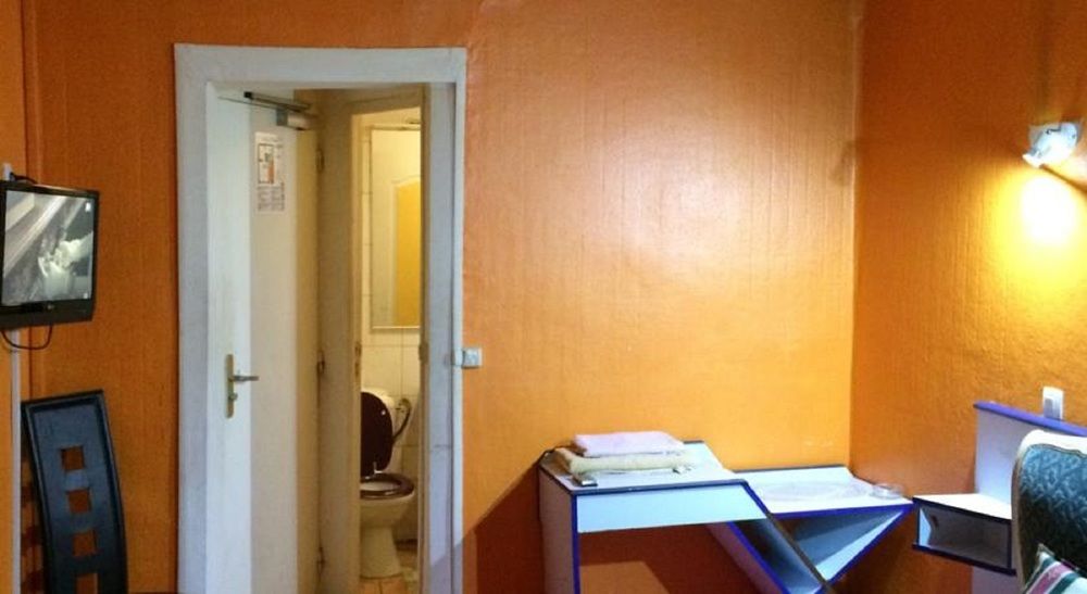 H tel de la Fourche - carbon neutral hotel in Paris