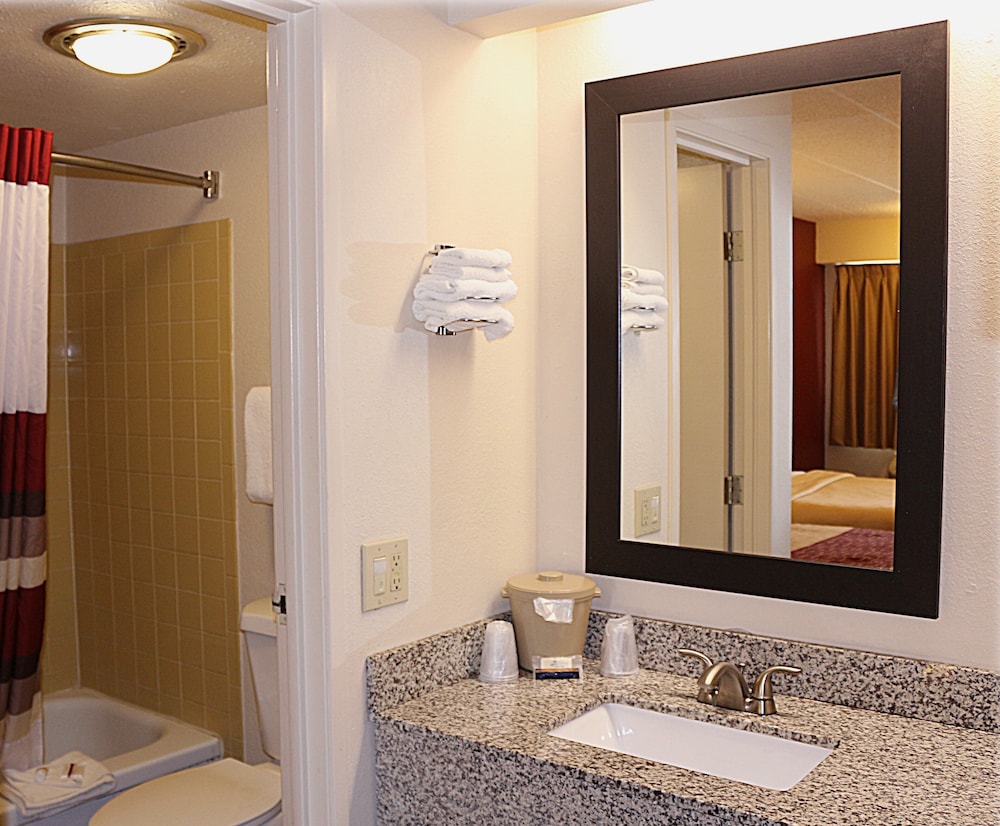 Red Roof Inn Michigan City - photo 13