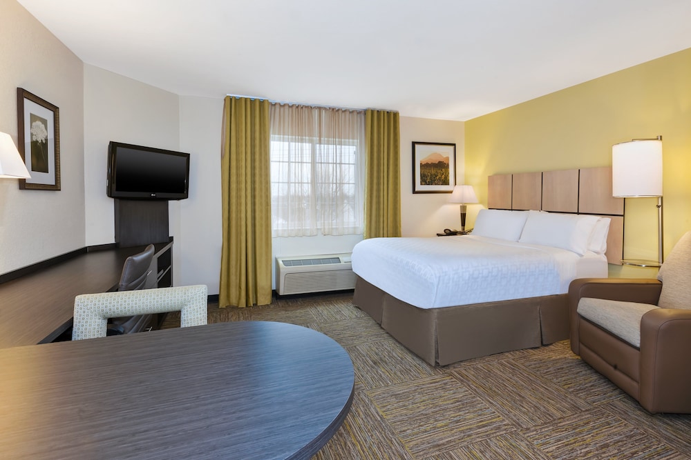 Candlewood Suites Polaris by IHG - photo 9