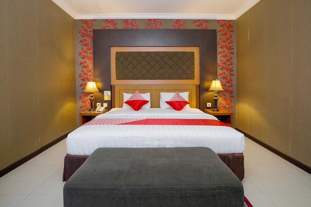 Oyo 1530 Radja Hotel in Samarinda, Indonesia