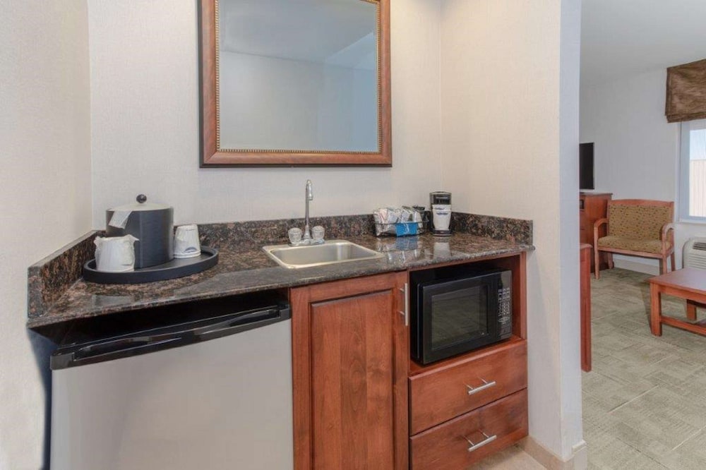 Hampton Inn Rock Springs - photo 41