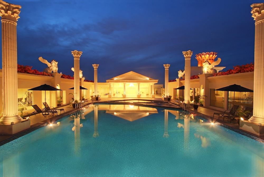 Harmoni One Convention Hotel & Service Apartments — 4-Star Luxury Hotel in Batam, Indonesia