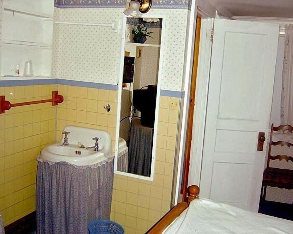 West Road Motel - photo 5