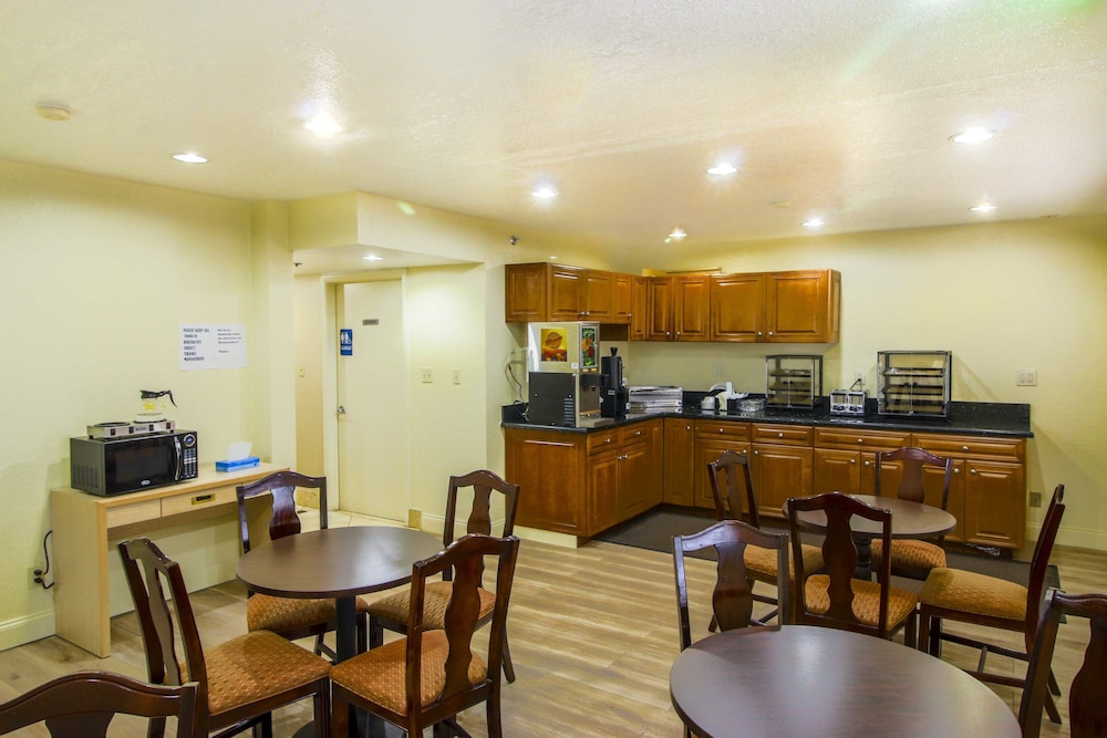 Inn of America Palm Beach Gardens - photo 15