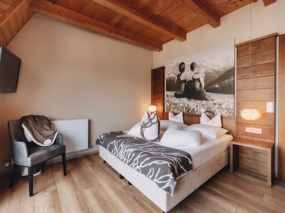 Boutique Hotel Haidachhof superior — 4-Star Luxury Hotel in Fuegen, Austria