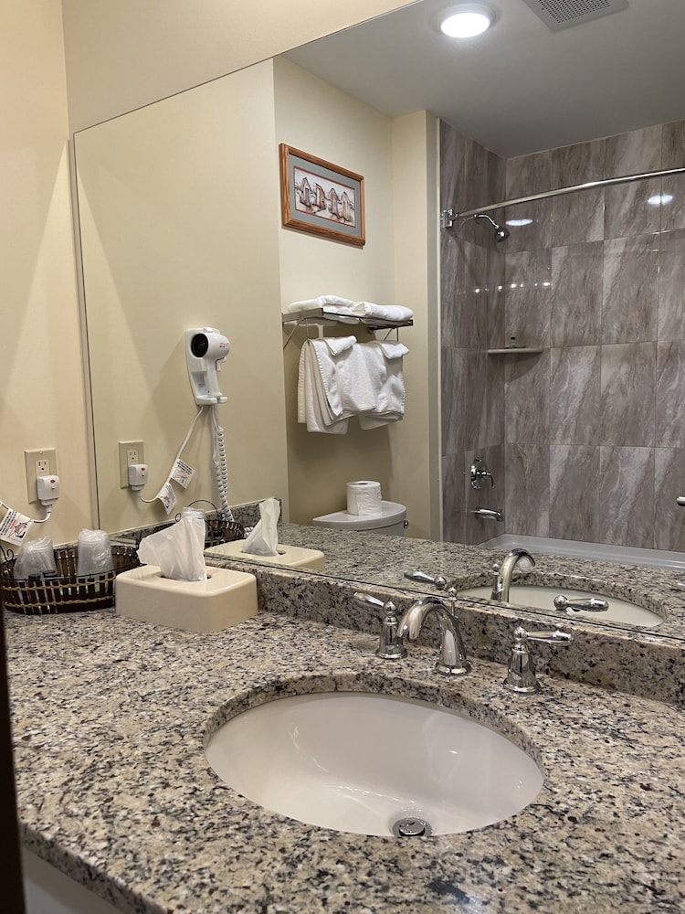 Country Inn of Hazlet - photo 8